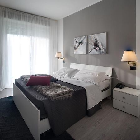 Roero Park Hotel Sommariva Perno Екстер'єр фото