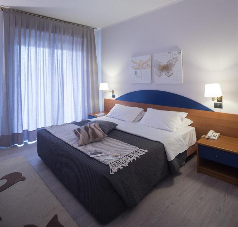 Roero Park Hotel Sommariva Perno Екстер'єр фото
