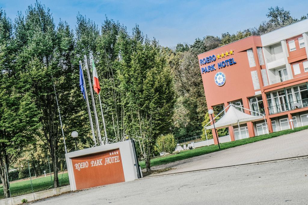 Roero Park Hotel Sommariva Perno Екстер'єр фото