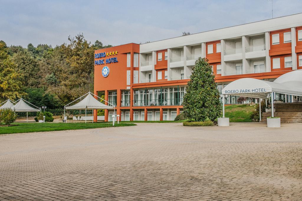 Roero Park Hotel Sommariva Perno Екстер'єр фото