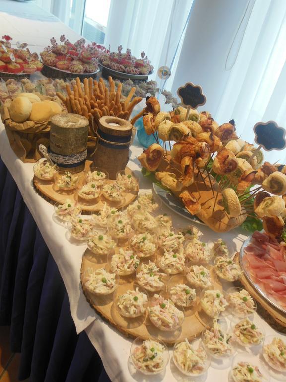 Roero Park Hotel Sommariva Perno Екстер'єр фото