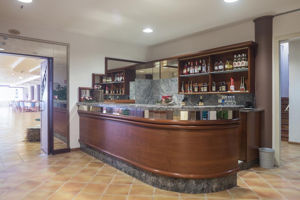 Roero Park Hotel Sommariva Perno Екстер'єр фото