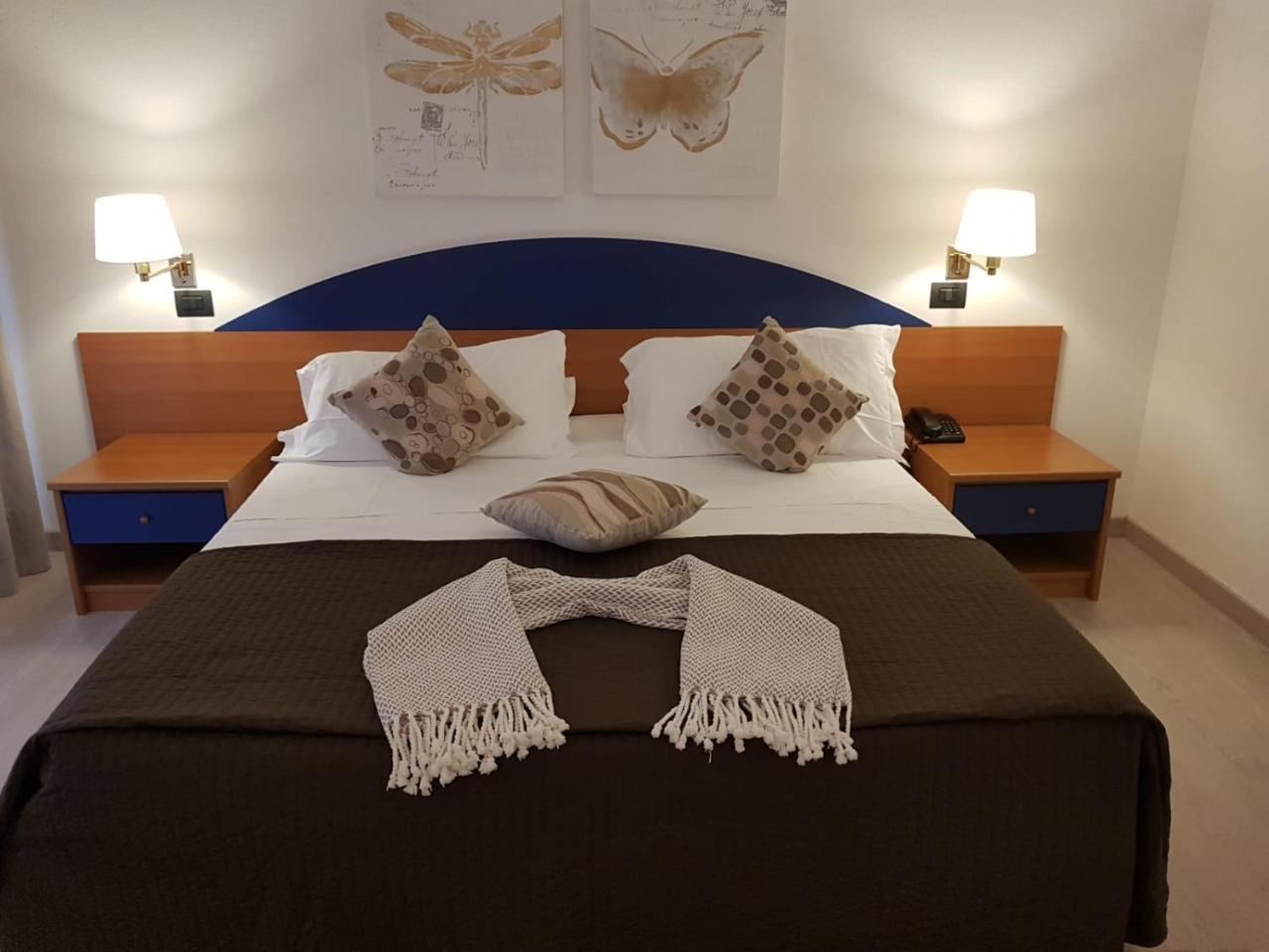 Roero Park Hotel Sommariva Perno Екстер'єр фото