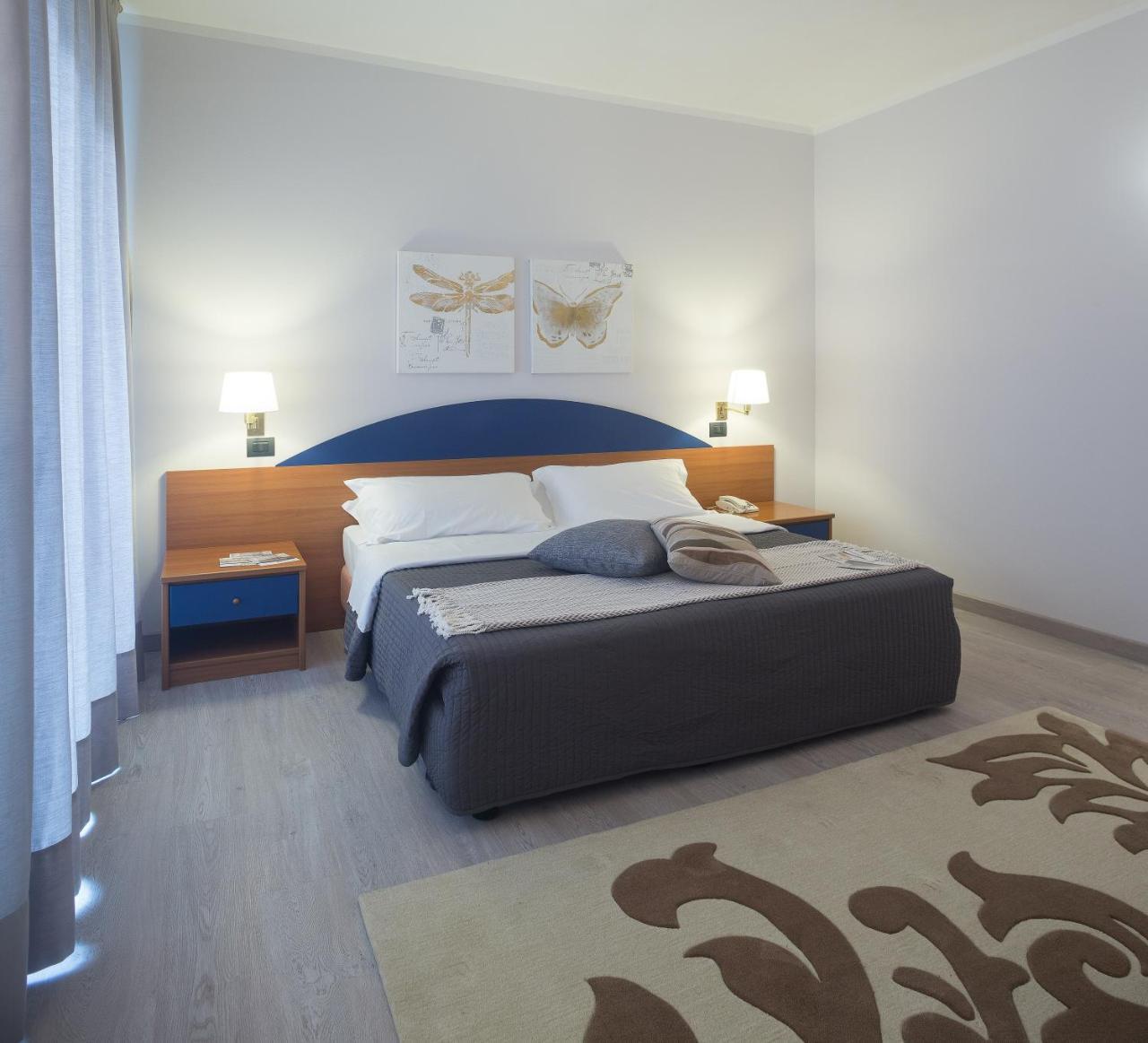 Roero Park Hotel Sommariva Perno Екстер'єр фото