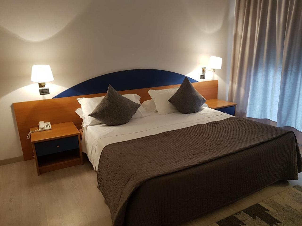 Roero Park Hotel Sommariva Perno Екстер'єр фото