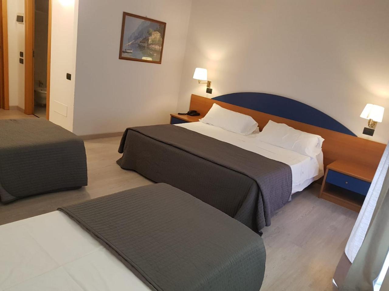 Roero Park Hotel Sommariva Perno Екстер'єр фото